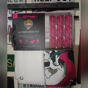 NWT Ed hardy Shower Set